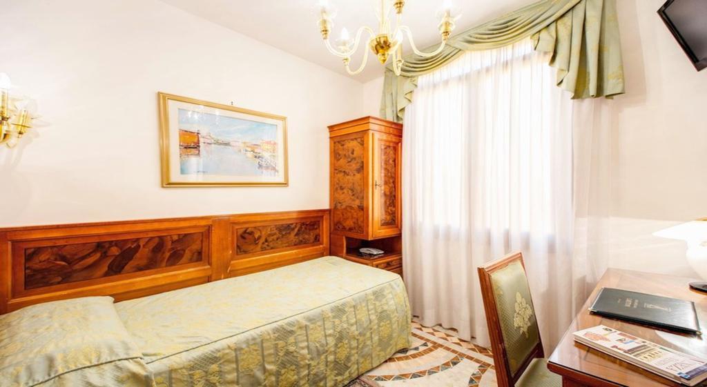 Antica Casa Carettoni Hotel Veneza Quarto foto